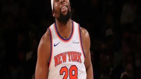 曼联与阿贾克斯英超对决握手言和