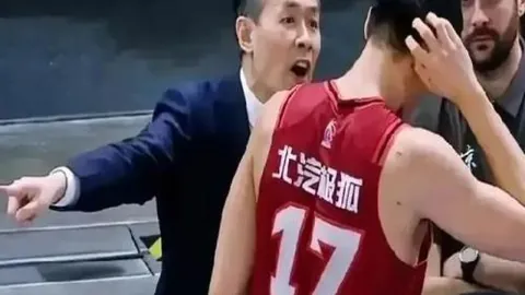 穆裏尼奧狂怒：巅峰较量被裁判与VAR干预破坏